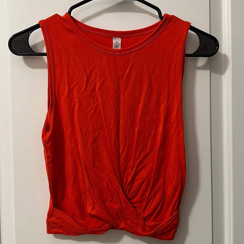 Alo yoga twist front top